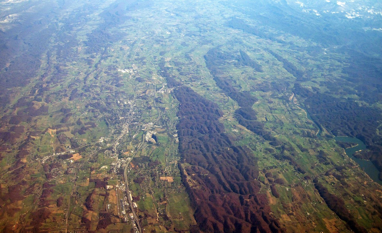 Valley and Ridge (Great Knobs & River Knobs, Washington County, Virginia, USA)